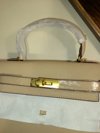 Bolso elegante beige
