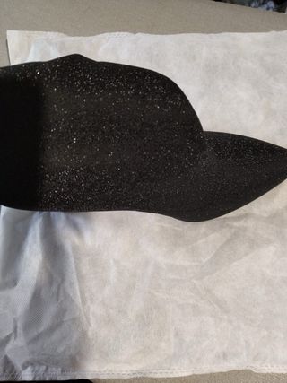 Botas pretas com salto alto