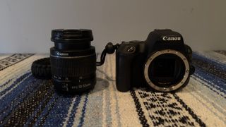 Cámara Canon EOS 200D Negra