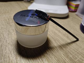 Cera Fijadora de Cejas Farmasi - Look Natural