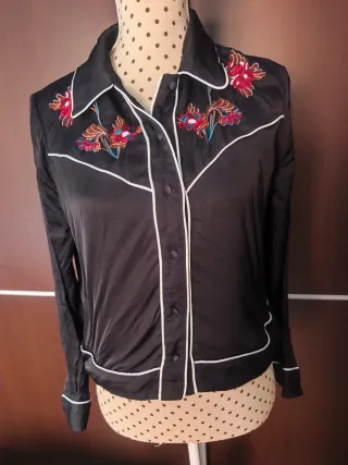 Camisa Zara bordada flores