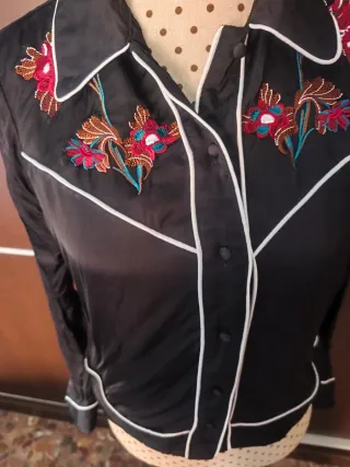 Camisa Zara bordada flores