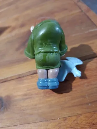 Figura Quasimodo con pájaro