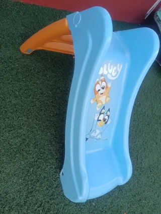 Tobogán infantil azul Bluey