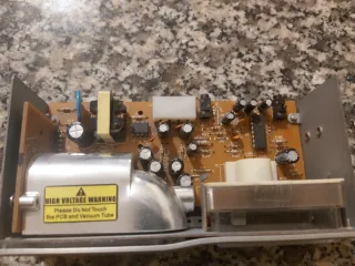 Vu meter Cooler Master con valvola ECC82