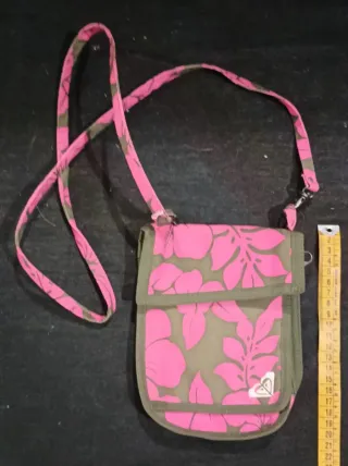 Bandolera Roxy Flores Rosa y Verde Militar