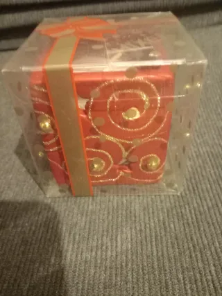 Portacandele decorativo rosso e oro