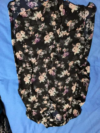 Vestido camisero estampado floral negro