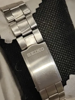 Reloj Seiko 5 Vintage Beige y Plateado