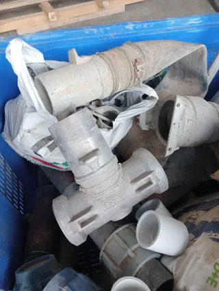 Piezas de riego y cobertura de aluminio.