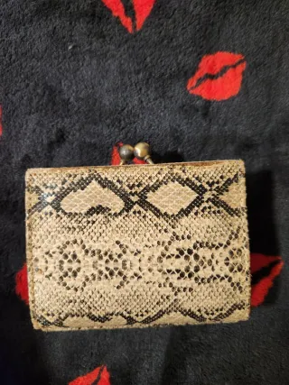 Cartera monedero efecto piel serpiente