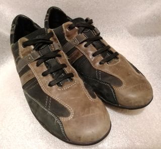 Zapatillas vestir hombre negras y marrones