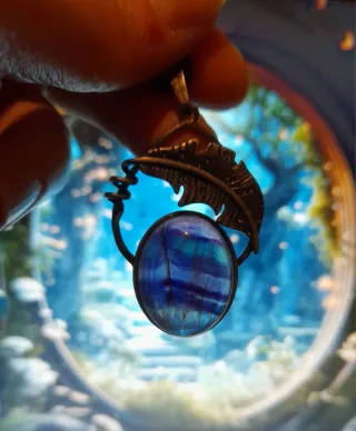 Colgante artesanal de Fluorita Arcoíris Hoja Metal