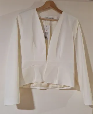 Chaqueta ceremonia Naf Naf blanca