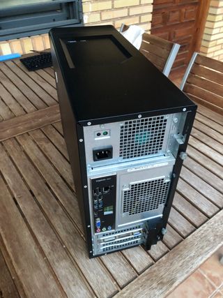 Torre Dell + 2 Monitores VGA