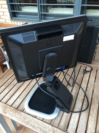 Torre Dell + 2 Monitores VGA