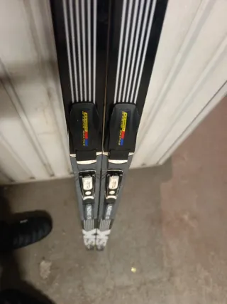 Esquís de fondo Salomon patinador.