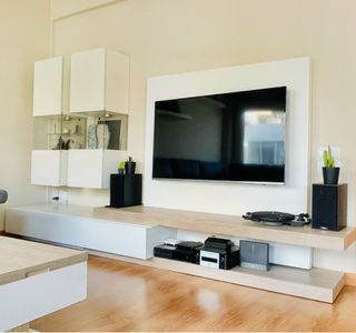 Mobile da pranzo con vetrine