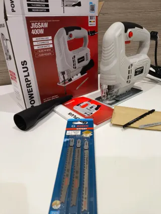 Caladora Powerplus 400W + Sierras Bosch Expert