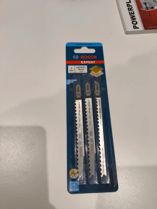 Caladora Powerplus 400W + Sierras Bosch Expert