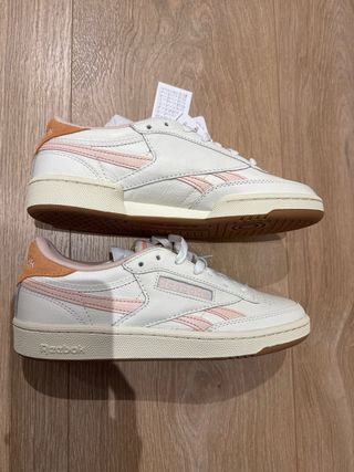 Zapatillas Reebok Talla 40 cuero. club c revenge