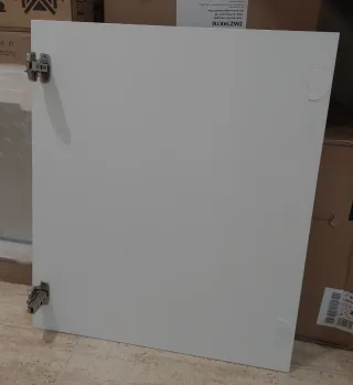 Puerta de mueble blanca