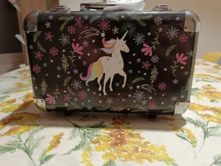 Maletín Unicornio Flores Negro Multicolor