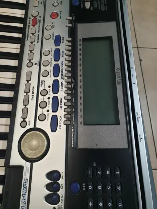Teclado Yamaha FLOPPY