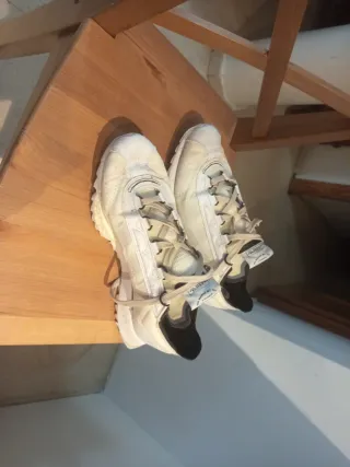 Botines Adidas Blancos y Negros