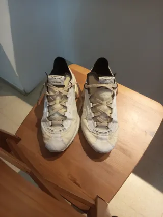 Botines Adidas Blancos y Negros