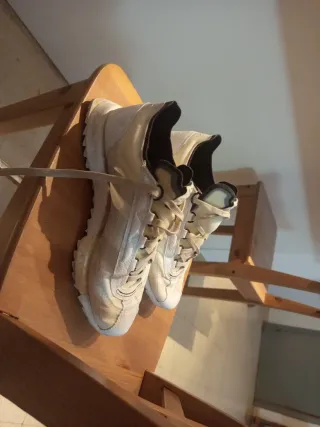 Botines Adidas Blancos y Negros