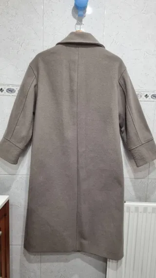 Abrigo largo Stradivarius talla M color topo