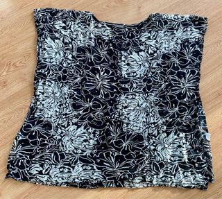 Pañuelo estampado blanco y negro