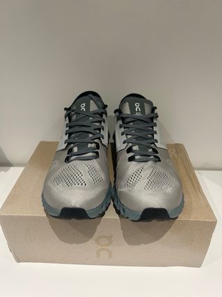 Zapatillas On grises y verde azulado