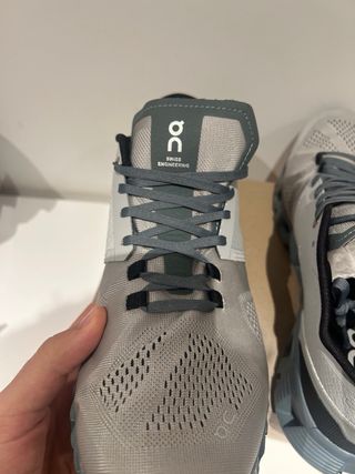 Zapatillas On grises y verde azulado