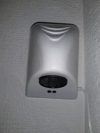 Secamanos Eléctrico Pared Blanco