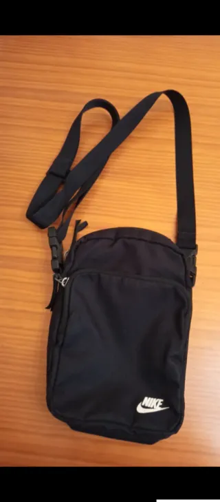 Bolso bandolera Nike negro