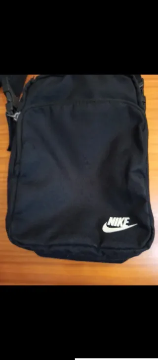 Bolso bandolera Nike negro