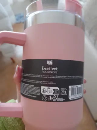 Jarra térmica rosa con pajita