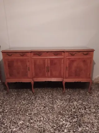 Aparador antiguo de madera