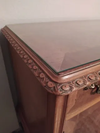 Aparador antiguo de madera