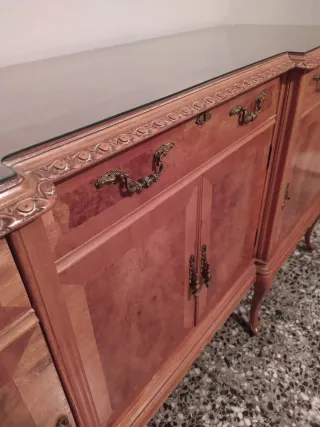 Aparador antiguo de madera