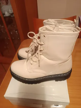 Botas charol beige mujer talla 39