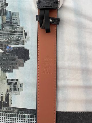 Cintura Gucci nera con fibbia GG