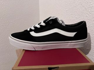 Zapatillas Vans Talla 43 Negras y Blancas