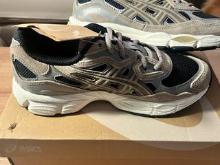 Zapatillas Asics Mujer Beige/Gris