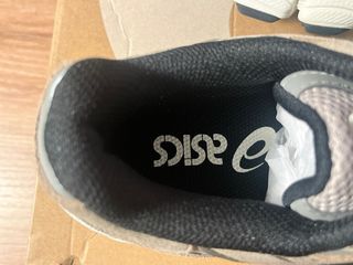 Zapatillas Asics Mujer Beige/Gris