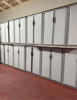 ARMARIOS METÁLICOS Y PVC. PUERTAS PERSIANA 130x90