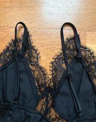 Vestido de encaje negro