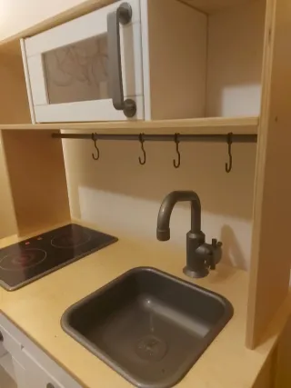 Cocinita de juguete de madera